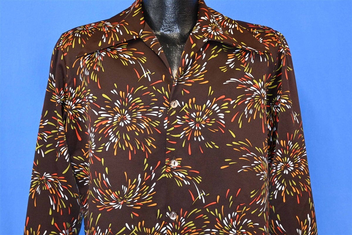 70's wide collar dress shirts Vintage ladies big collar shirt, art-deco print, 1970s
