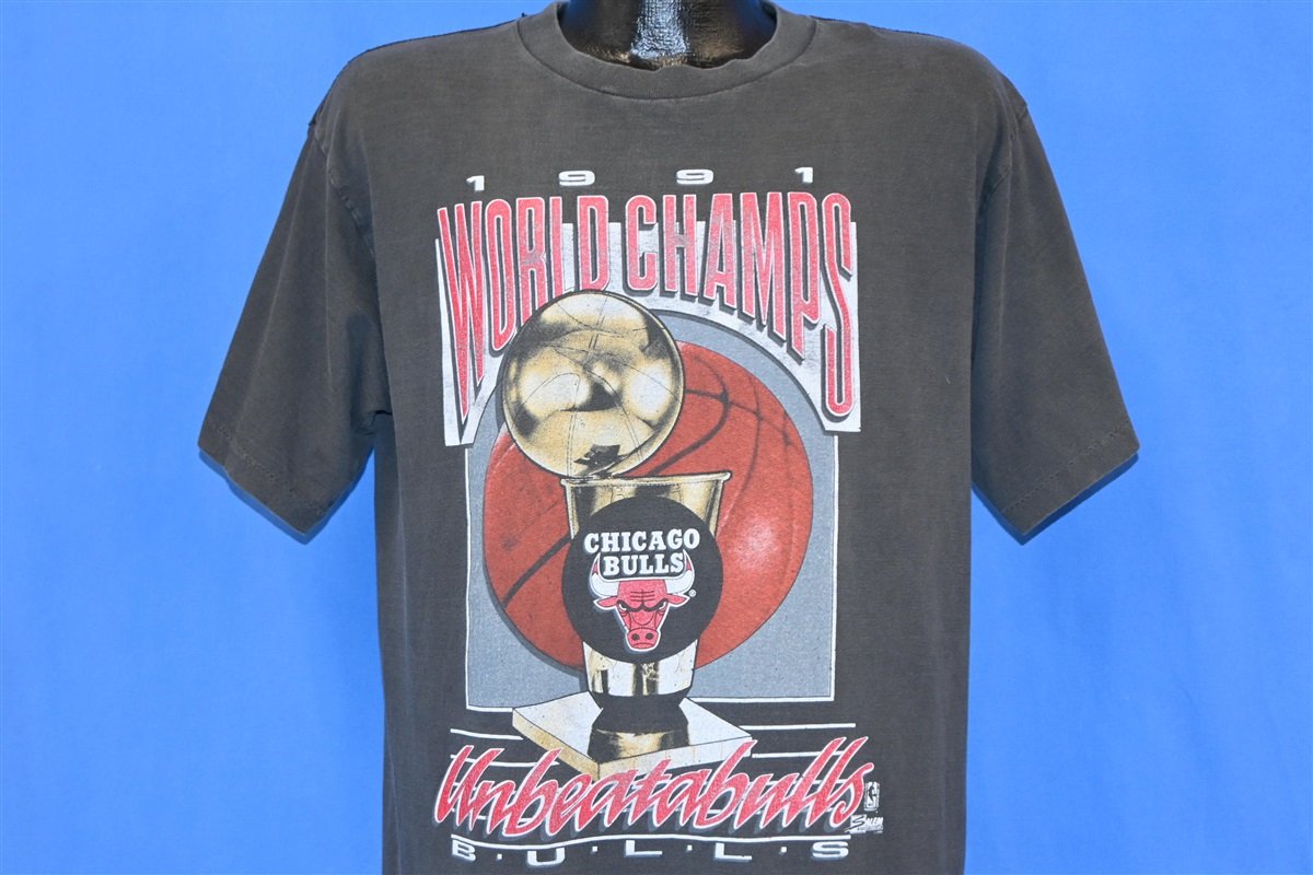 nba championship gear 90s Chicago Bulls Unbeatabulls NBA Champs t-shirt Large