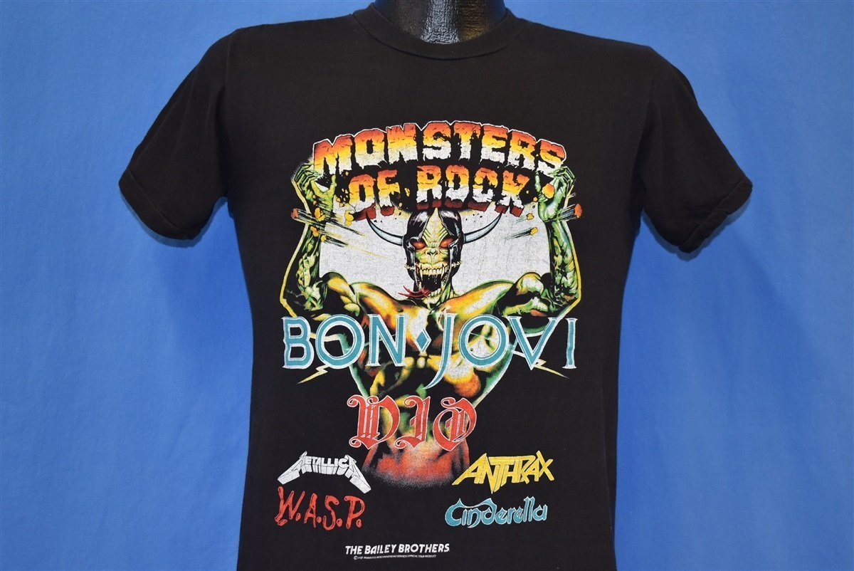 Tag væk Masaccio gift 80s Monsters of Rock Donington Concert t-shirt Small - The Captains Vintage