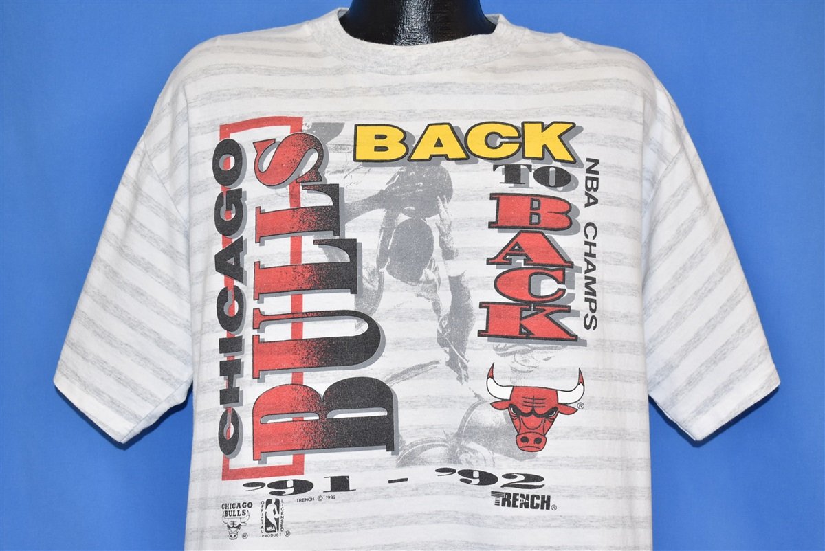 OKAYPLAYER Vintage Chicago Bulls Back to Back NBA World Champs T-Shirt