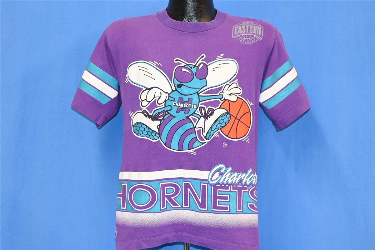 Non Brand Vintage Charlotte Hornets T-Shirt Small