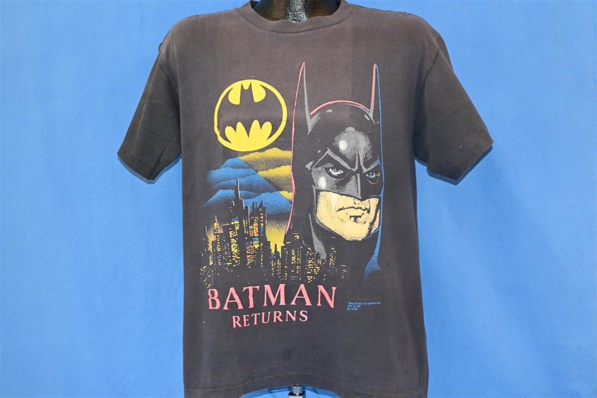 90s Batman Returns DC Comics Distressed t-shirt - The Captains Vintage
